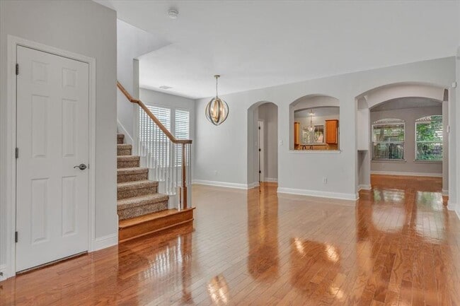 Foto del edificio - 629 12 Oaks Ln