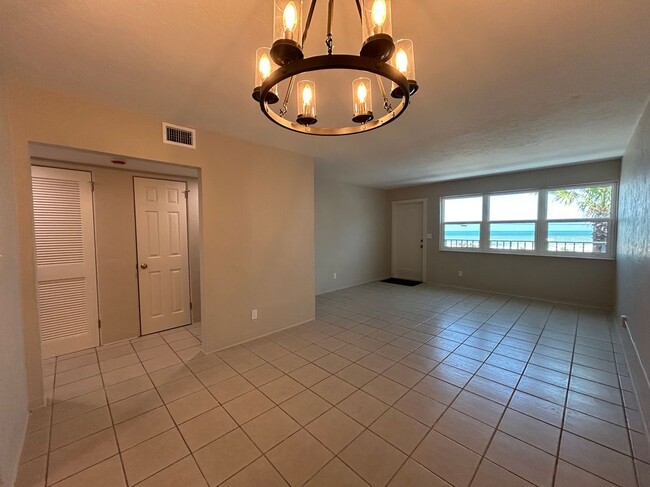 Building Photo - 1740 Ocean Shore Blvd