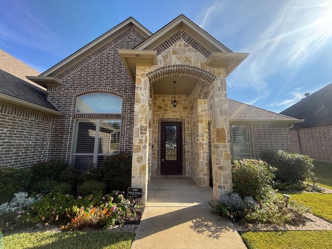 Building Photo - 7332 Kingsport Ln