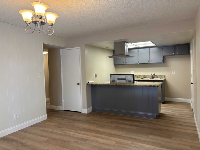 Building Photo - 6075 Peoria Dr