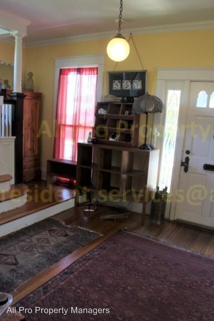 Building Photo - 213 6th St NW