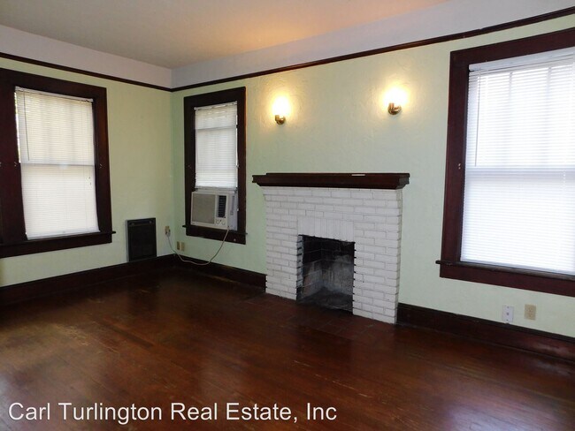 Building Photo - 302-304 NW 14th Ave