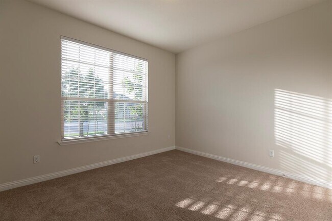 Building Photo - 3504 De Torres Cir