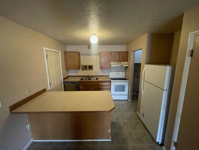 Foto del edificio - 383-391 N Wood Cir