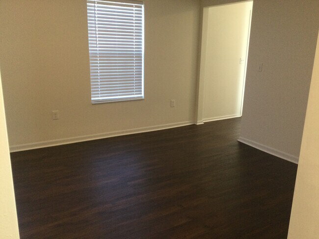 Building Photo - 2831 Coachlight Ln