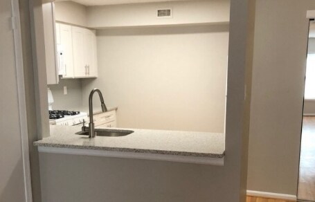 Foto del edificio - 313 Glen Ln