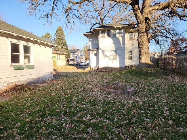 Building Photo - 511 2nd Ave SW