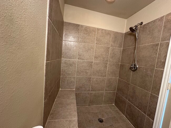 Foto del edificio - 3011 Lockmoor Ln