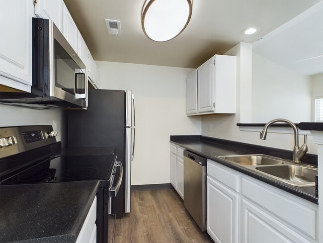 Stainless Steel Appliances - Botanica Cottages