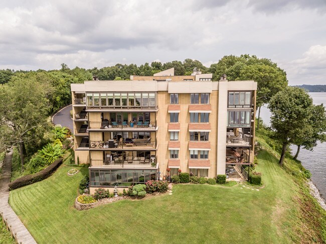 Building Photo - 4346 Lakeshore Ln