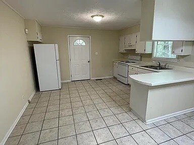 Cocina - 404 Ingram Ave W