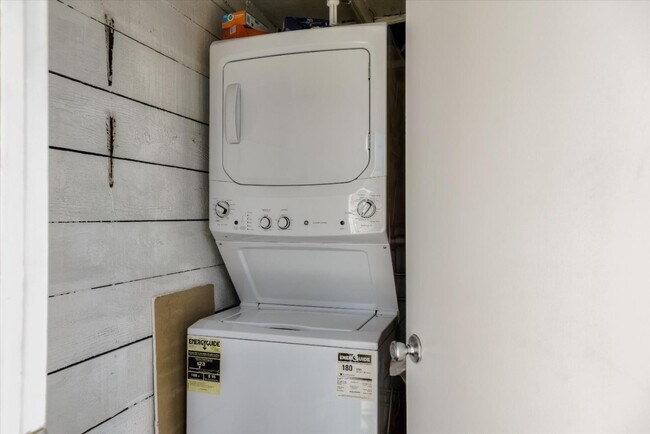 Foto del edificio - 141 Santa Clara Ave