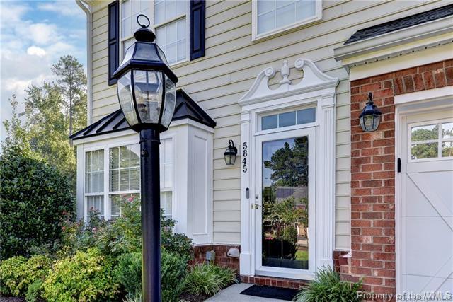 Building Photo - 5845 Nandina Cir