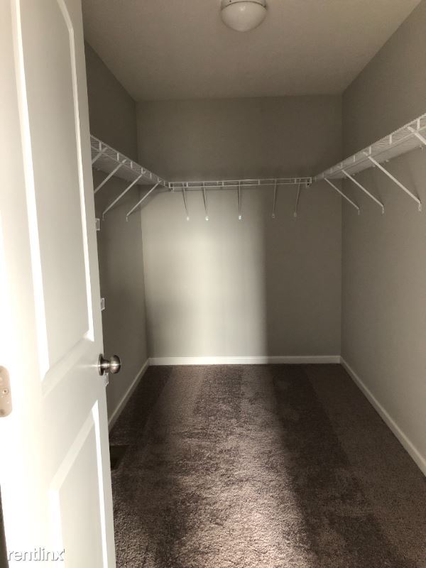 Foto principal - 3 br, 2.5 bath House - 1330 Meadow View Drive