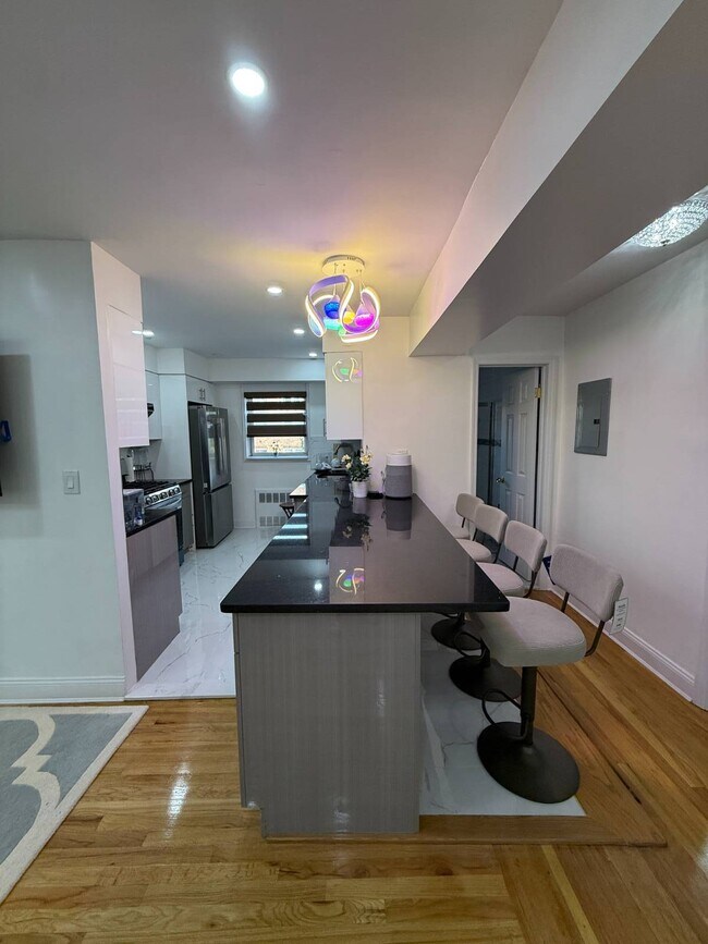 Building Photo - 42-65-65 Kissena Blvd