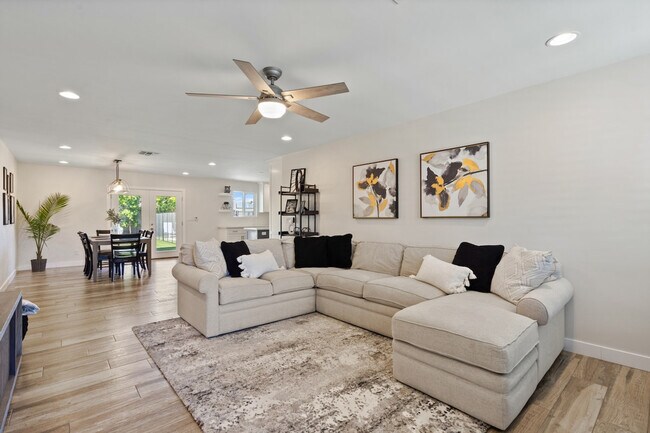 Foto del edificio - 8508 E Heatherbrae Ave
