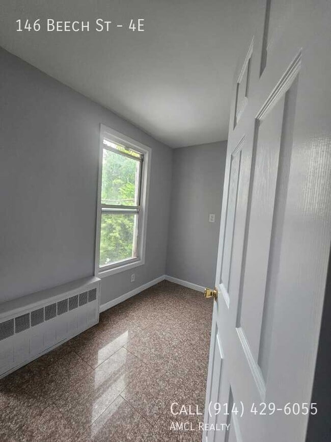 Building Photo - 146 Beech St
