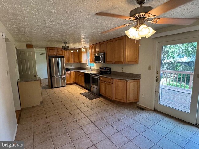 Building Photo - 12827 Framingham Ct