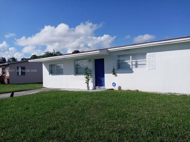 Foto del edificio - 10961 SW 222nd Terrace