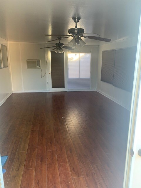 Habitación adicional/patio cerrado no incluido en la mejora principal de 1700 pies cuadrados - 11004 Tinker Ave