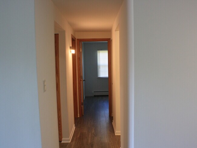 Building Photo - 11030 S 76th Ave