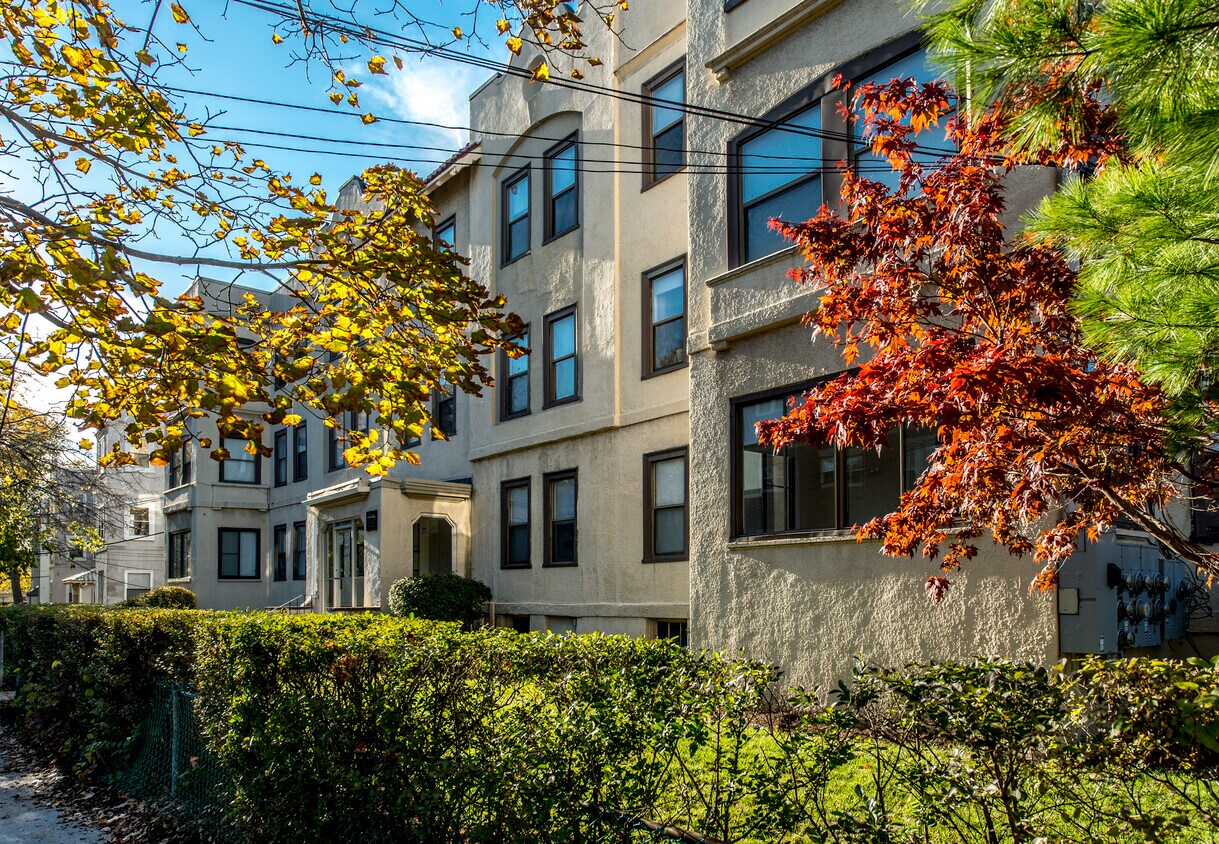 Primary Photo - Hamilton Road Apartments