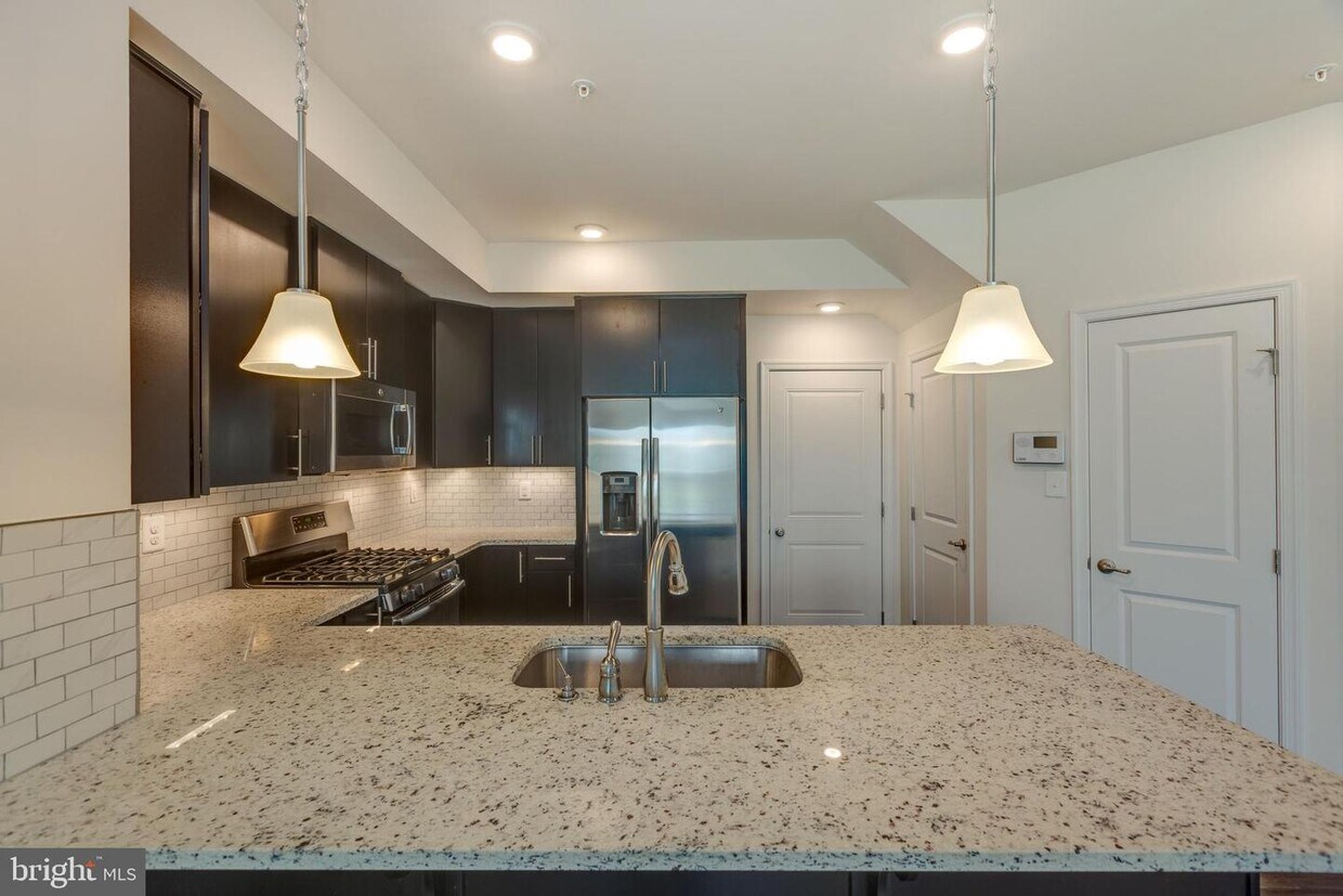 Foto principal - 13750 Atlantis St