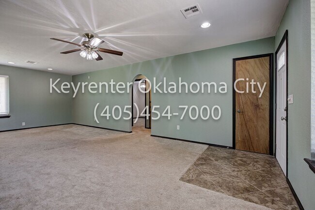 Foto del edificio - 10912 N Blackwelder Ave