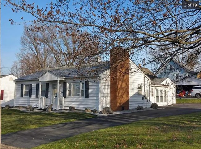 Building Photo - 12 Davidson Ave