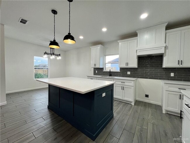 Building Photo - 116 Faith Dr