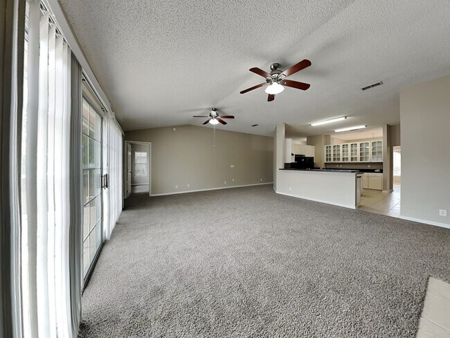 Building Photo - 2048 Forest Gate Dr W