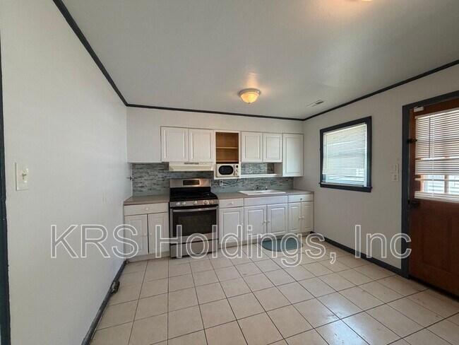 Foto del edificio - 408 Stockton Rd