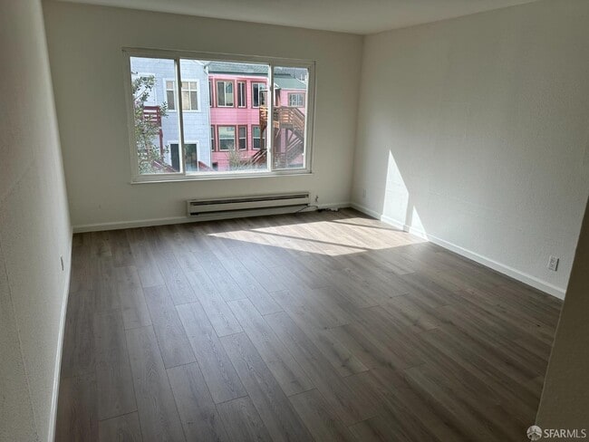 Building Photo - 527 6th Ave