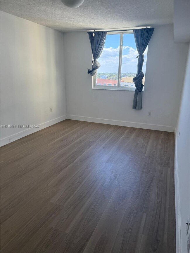 Building Photo - 18800 NE 29th Ave