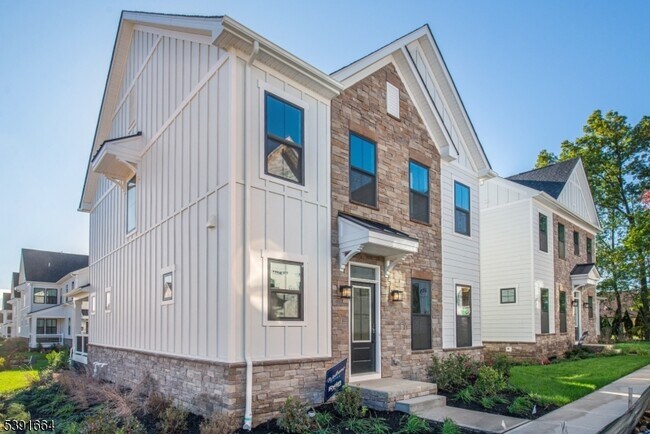 Foto del edificio - 14 Willow Ln