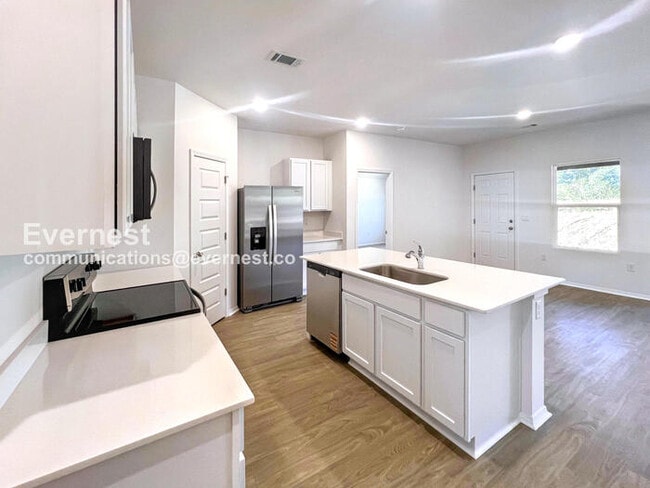 Foto del edificio - 1511 Ridgefield Cir