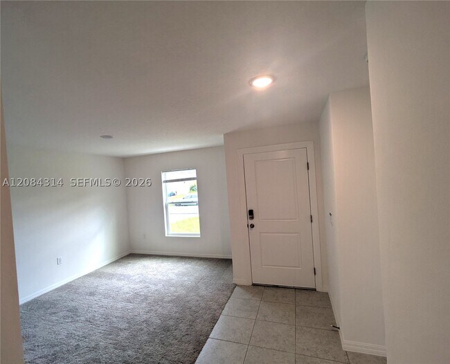 Foto del edificio - 1329 Biarritz St NW