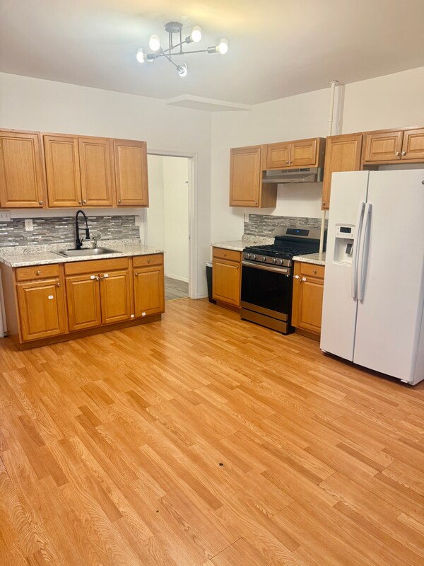 Building Photo - 449 New Market St