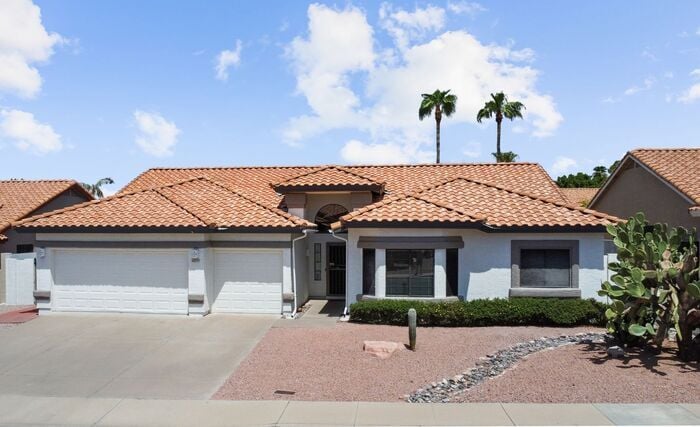 Primary Photo - Nice Single level 4-bedroom home with a pool