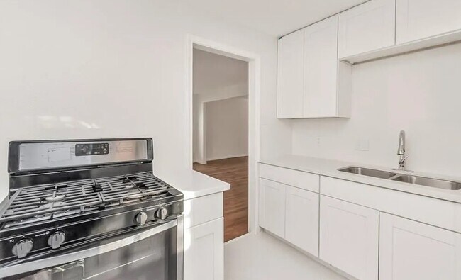 Foto del edificio - 1202 Common Park Dr