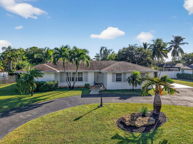 Foto del edificio - 4690 Palo Verde Dr