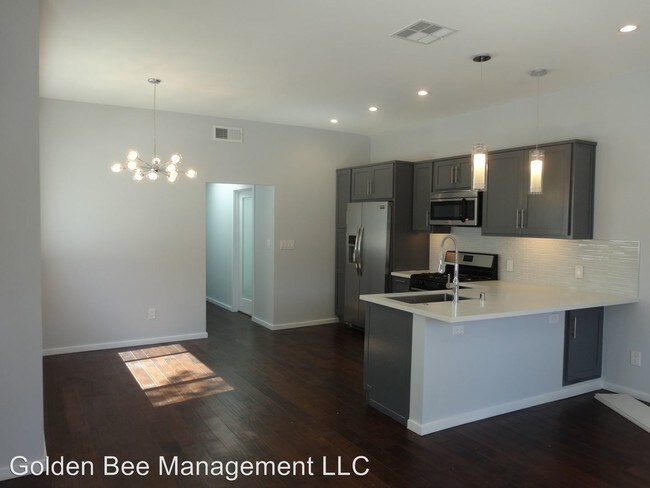 Foto del edificio - 809 N West Knoll Dr