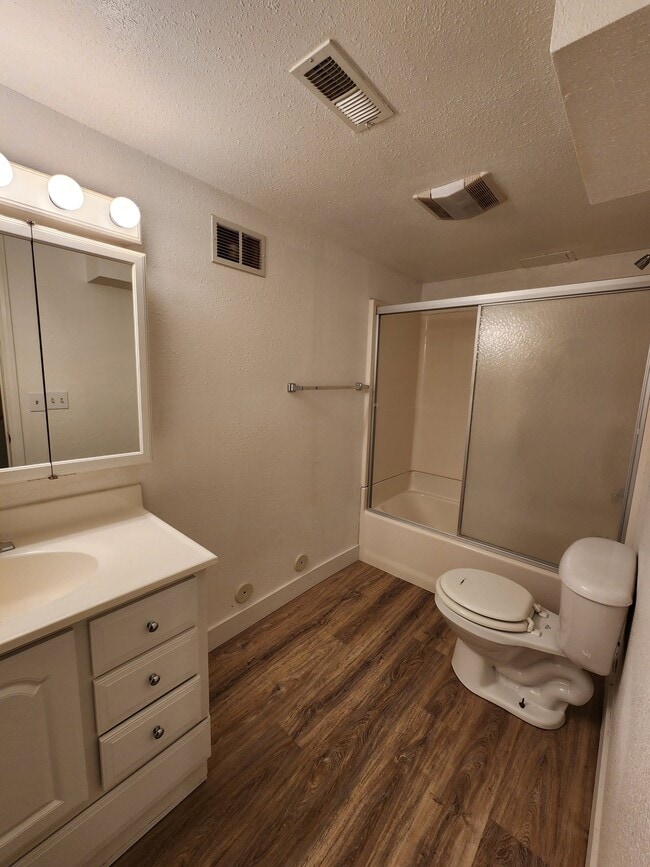 Building Photo - 2571 E 3300 S