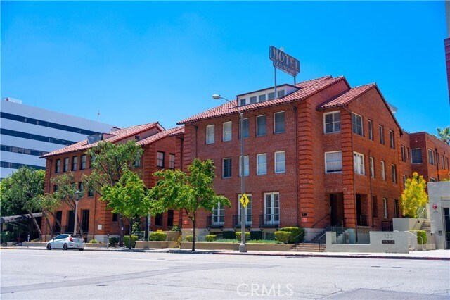 Building Photo - 139 S Los Robles Ave