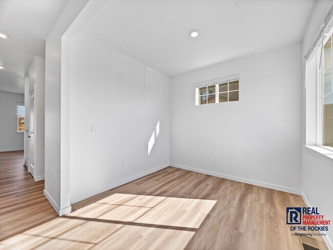 Foto del edificio - 4 Bed 2.5 Bath BRAND NEW BUILD in Berthoud!
