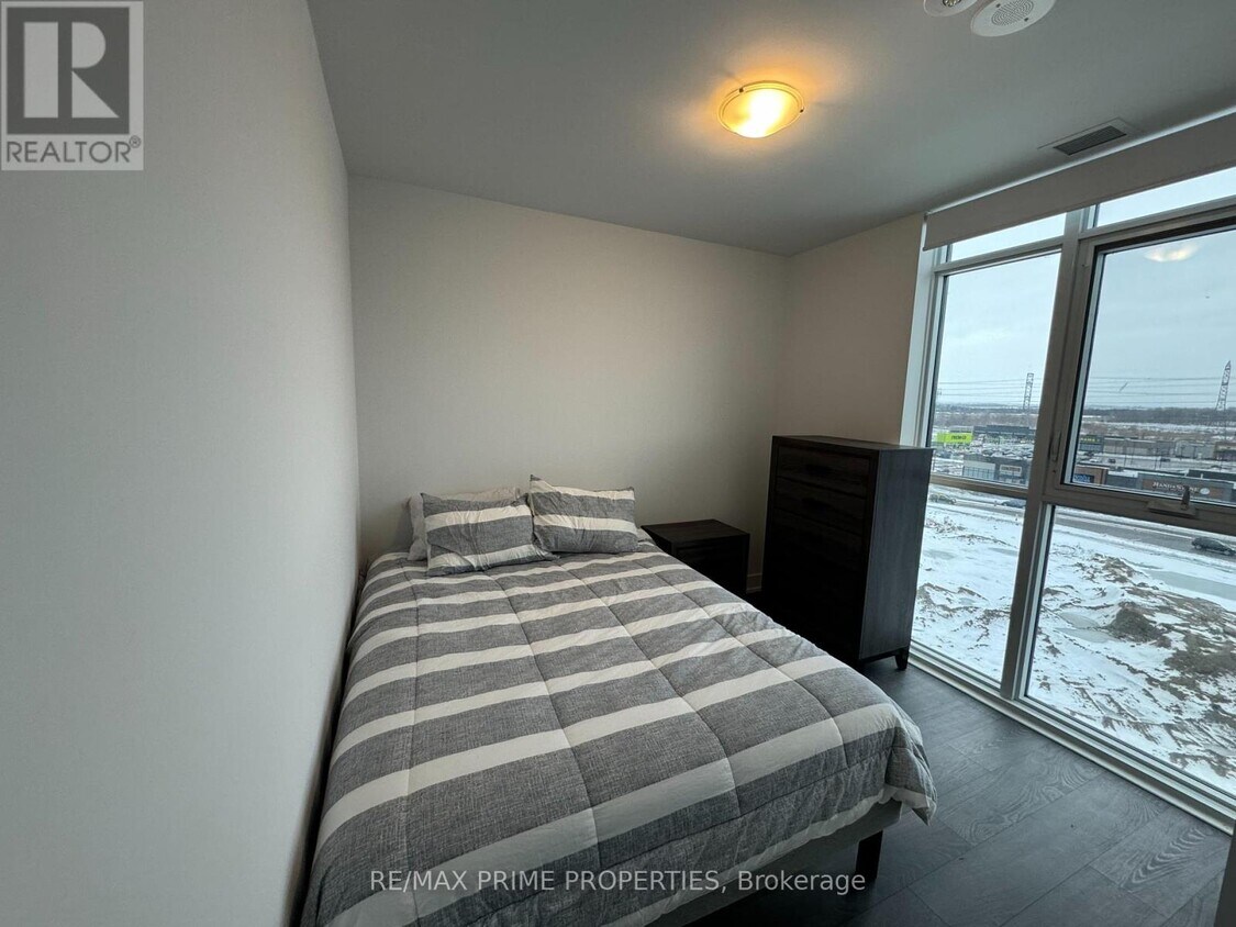 Photo du bâtiment - 2550-2550 Simcoe St N