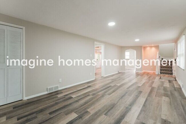 Building Photo - 221 Meadowdell Drive