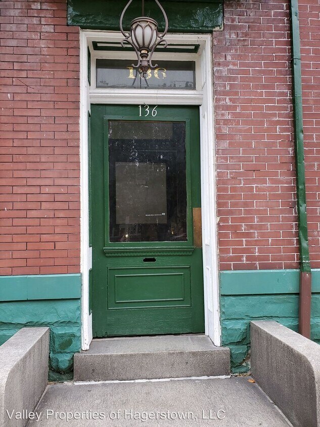 136138 S Potomac St, Hagerstown, MD 21740 Room for Rent in