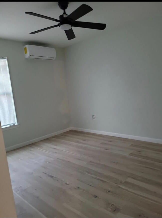 Foto del edificio - 401 Trichelle St