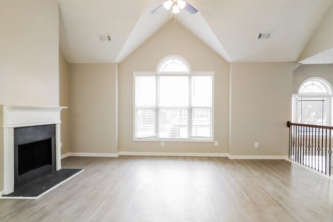 Foto del edificio - 8156 Brookbend Dr
